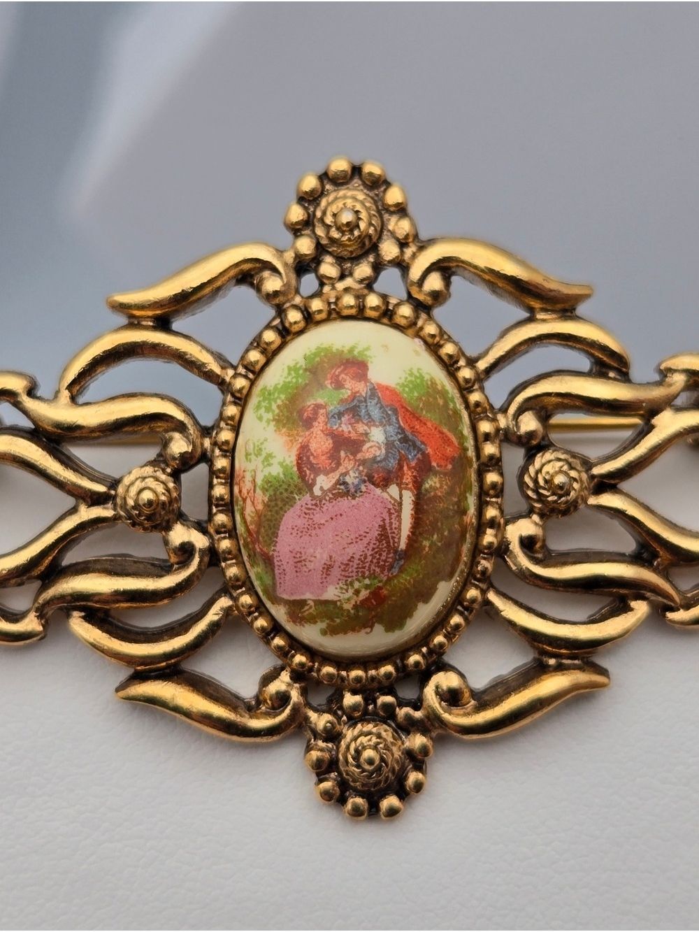Victorian Style Cameo Bar Brooch Courting Couple Porcelain Gold Tone 2.5" - Picture 4 of 12